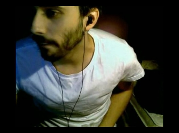 Jeune mec barbu sexy