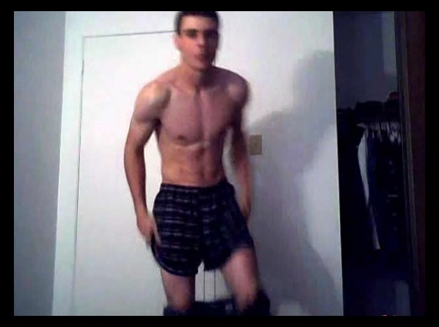 Strip tease de beau mec