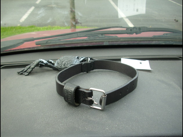 quand mon collier est pas a mon cou il est sur la voiture