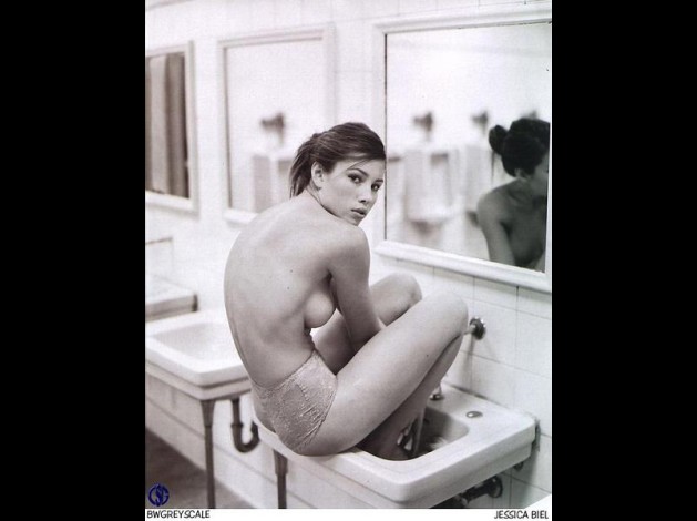 BWgrey248_Jessica_Biel.jpg
