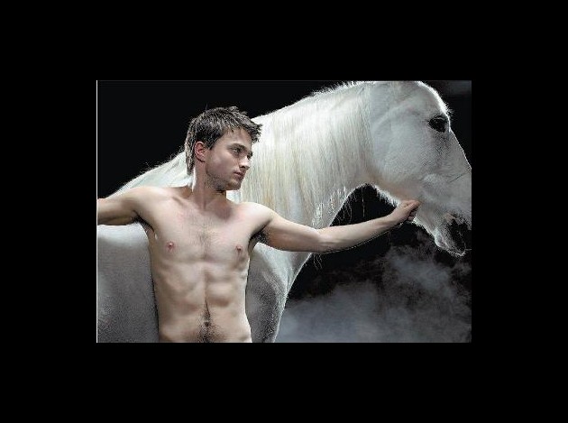daniel-ratcliff-naked-horse-play-1-30-07.jpg