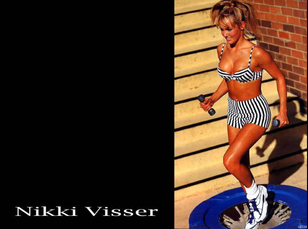 Nikki Visser (27)