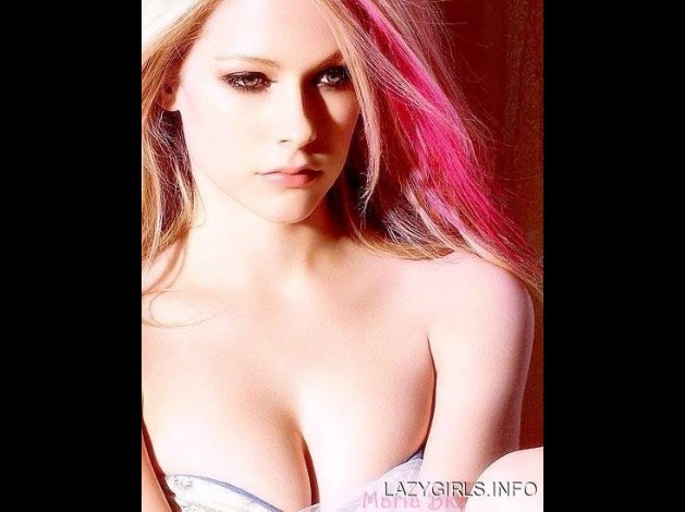 avril lavigne atcaaaaturinzh6srnpenux0f o1pa gnyejqe3bs8hob