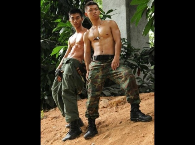 uniforme flic pompier militaire military photo gay-copie-30