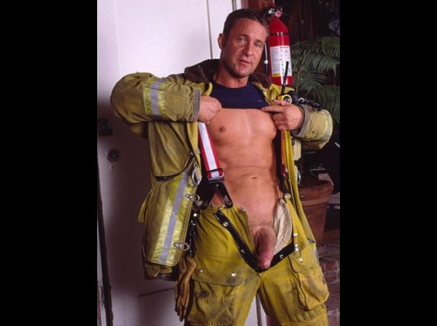uniforme flic pompier militaire military photo gay-copie-52