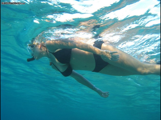 okellymadison swimming04