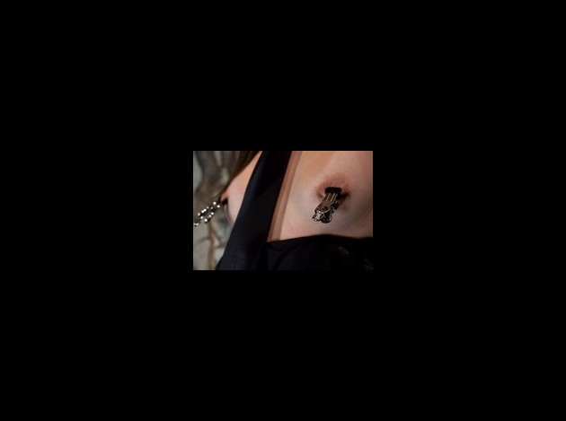 Travail des seins10 (100)