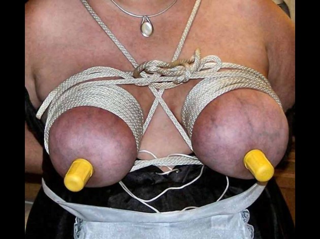 Travail des seins7 (180)