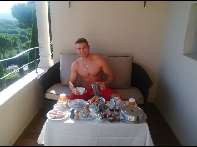 PETIT DEJ DE JORDAN FOX