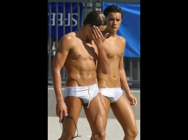 SWIMMER SPEEDO BOYS