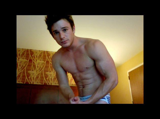 BRENT CORRIGAN AU REVEIL