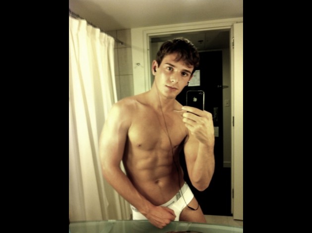 PHOTO AMATEUR MUSCLE - BRENT CORRIGAN