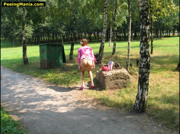 0006-girlpeeinpark-06