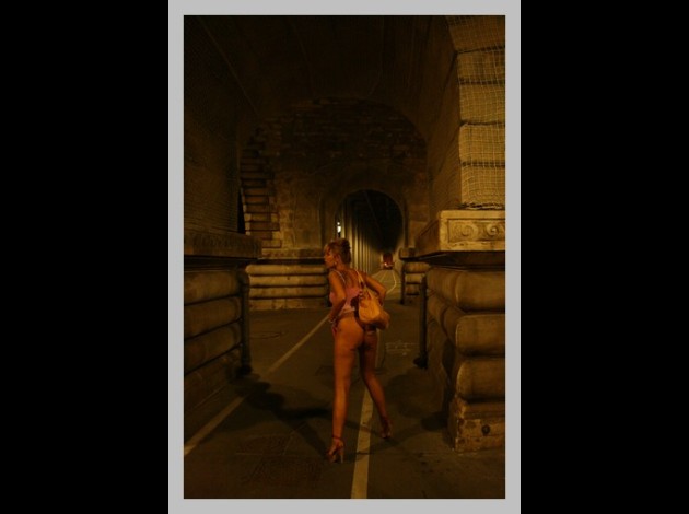 100626 exhib izumi la nuit 9 16
