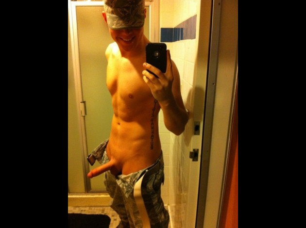 jeune gay sexe tataouage asiatique