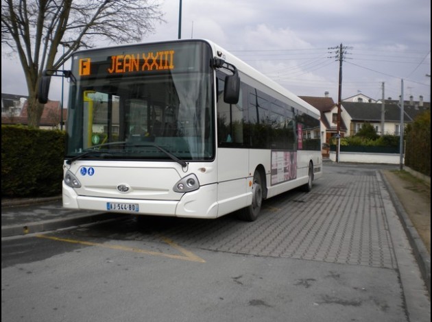 bus F jean XXIII