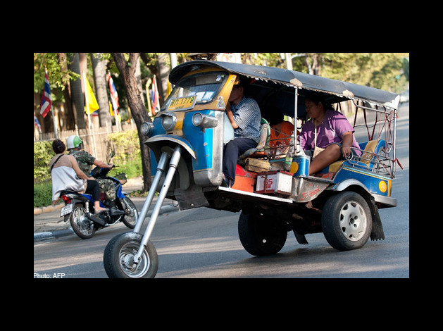 Free tuk tuk taxis for Parisians-topImage