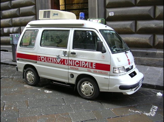 J1 048 Italie Florence Micro Camionnette Police