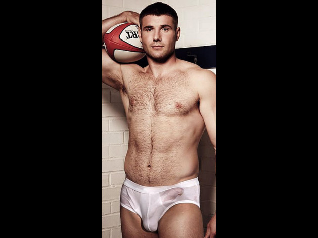 Ben Cohen torse nu
