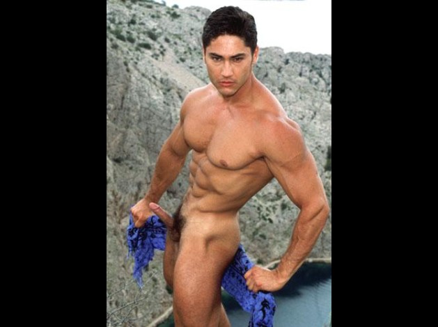 Julian Salieri,Legion of muscle, Pacific sun-copie-1