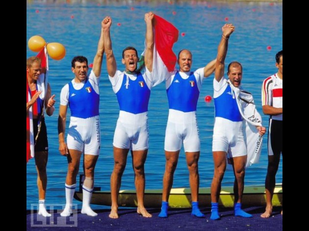 italian-rowers-credit-adam-pretty-allsport