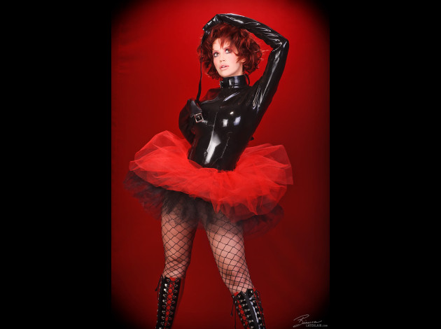 redlatexdoll032002