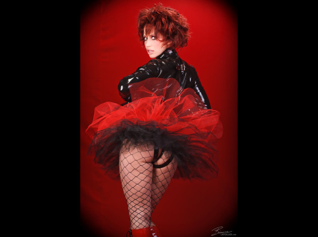 redlatexdoll046009
