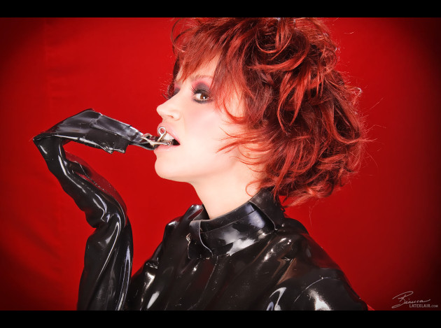 redlatexdoll058012