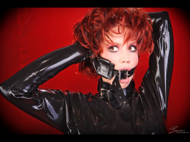 redlatexdoll105030