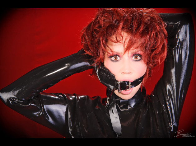 redlatexdoll106031