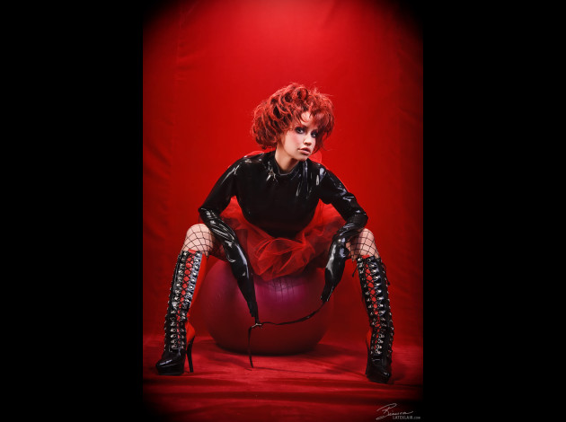 redlatexdoll141043