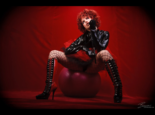 redlatexdoll149047