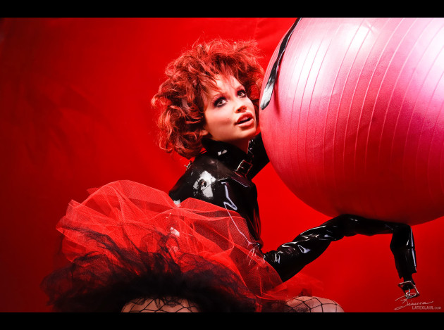 redlatexdoll210081