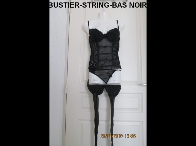 BUSTIER-STRING-BAS NOIRS