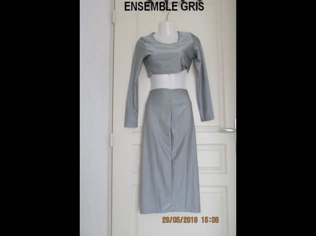 ENSEMBLE GRIS