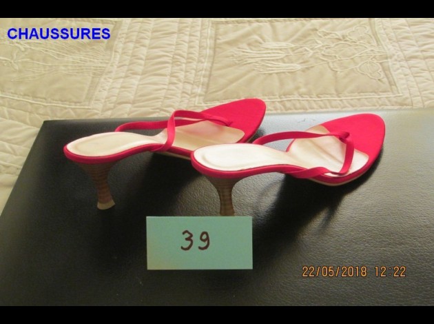 CHAUSSURES (39)