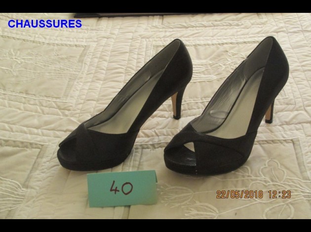 CHAUSSURES (40)