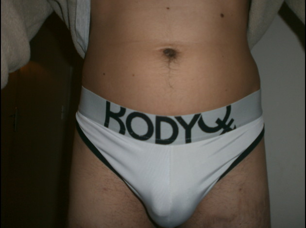 string blanc bodyq (4)