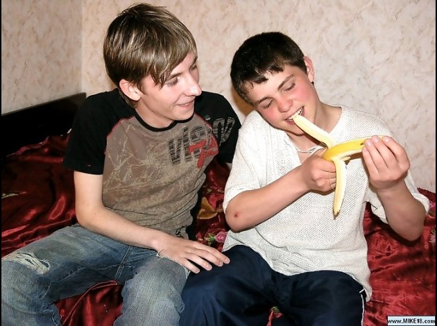 mike18-gay-gallery-tags-18y-boys-243652 700 0