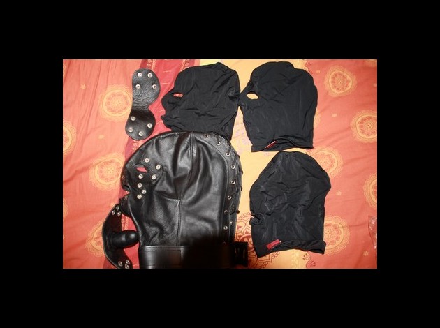 01 -  Matos - Cagoule Cuir baillon + Spandex -  .