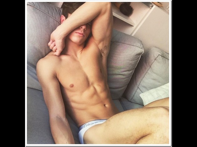 calvin-klein-briefs-abs thumb