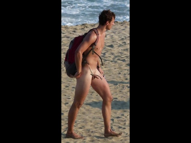 nudist-man-on-the-beach