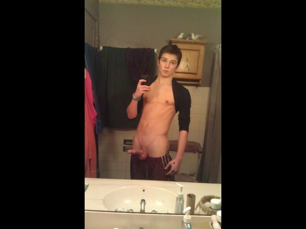 21b5b  nude-gay-boy