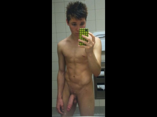 29d8b  teen-boy-nude