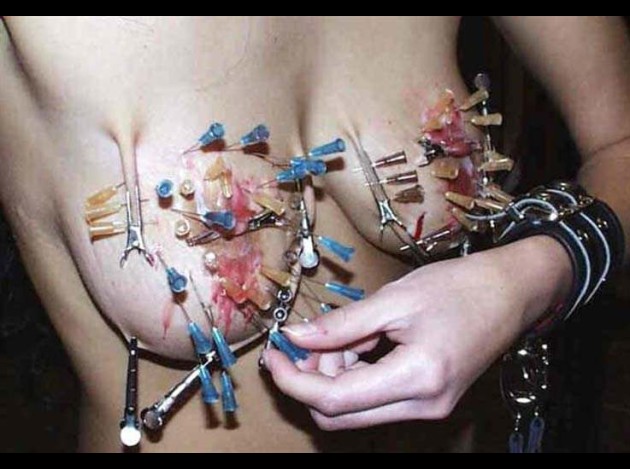 Aiguilles dans les seins (170)
