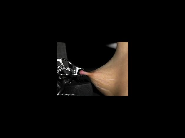 Aiguilles dans les seins1 (109)
