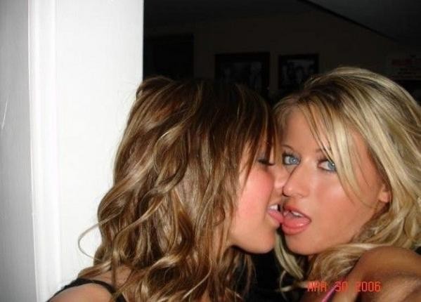 juin-2008--BABES_KISSIN.jpg