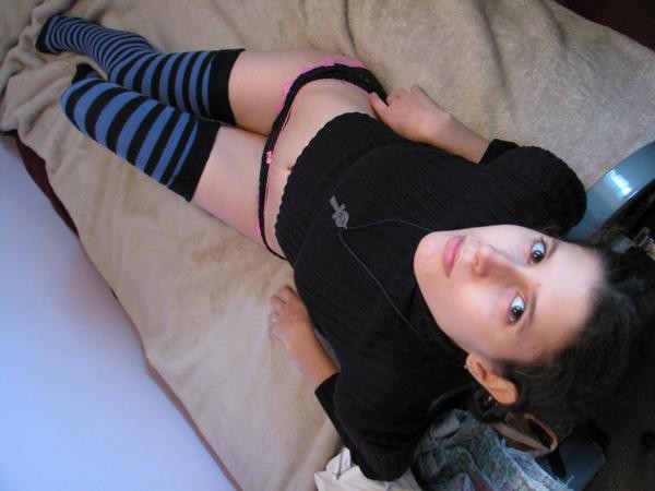 39458_Hot_young_teenmixxx_com_18_123_95lo.jpg