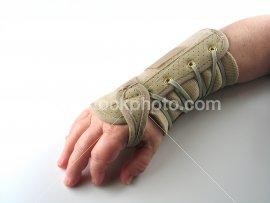 wrist_brace1.jpg