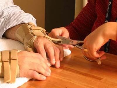 wrist_braces.jpg